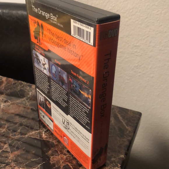 The Orange Box Half-Life 2: Episode Two Team Fortress 2 & include Episode One - Picture 7 of 8